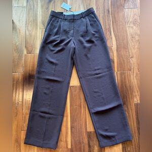 Aritzia THE EFFORTLESS
PANT Dark Brown NWT SIZE 8